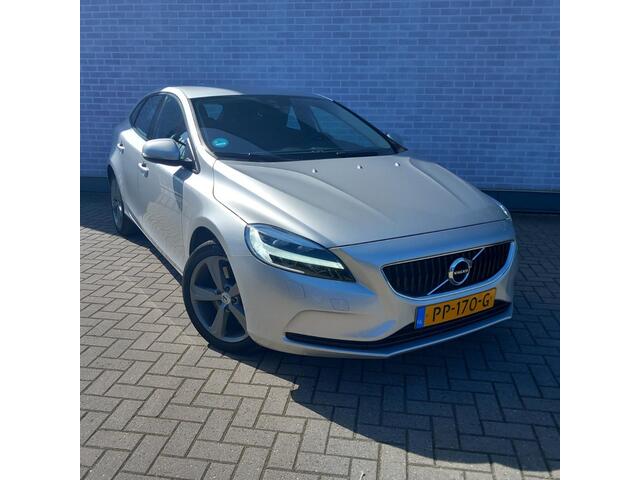 Volvo V40 1.5 T3 Nordic+ | Navigatie | Stoelverwarming | Verwarmde Voorruit | LED | Parkeersensoren Voor | Parkeerverwarming |