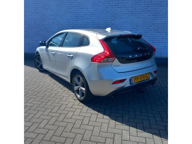 Volvo V40 1.5 T3 Nordic+ | Navigatie | Stoelverwarming | Verwarmde Voorruit | LED | Parkeersensoren Voor | Parkeerverwarming |