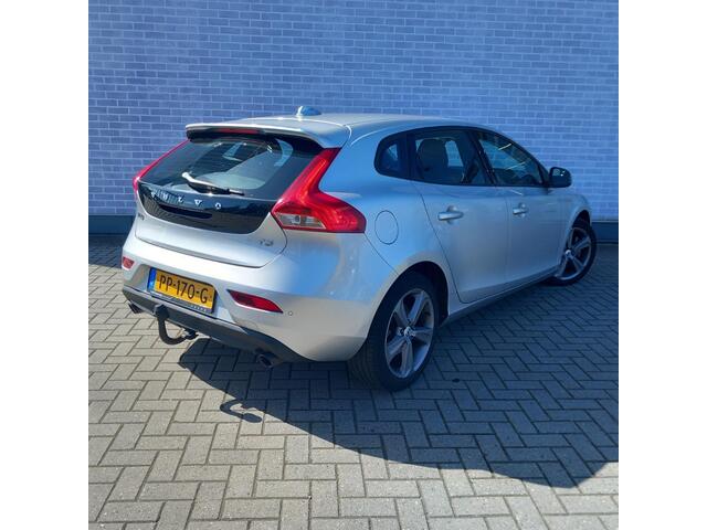 Volvo V40 1.5 T3 Nordic+ | Navigatie | Stoelverwarming | Verwarmde Voorruit | LED | Parkeersensoren Voor | Parkeerverwarming |
