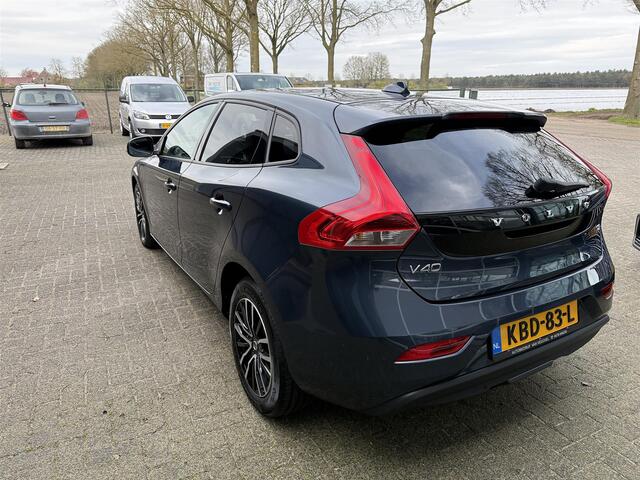 Volvo V40 1.5 T2 Kinetic Cruise Navigatie Xenon Trekhaak Dealeronderhoud