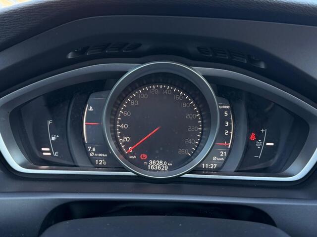 Volvo V40 2.0 D2 NORDIC+. PDC, NAVI. SUNROOF