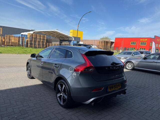Volvo V40 2.0 T4 Business Sport | 1E EIGENAAR | 12MND GARANTIE | PANO | STANDKACHEL | LEDER | CAMERA | LED | CRUISE | STOELVERWM. |