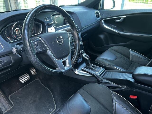 Volvo V40 1.5 T3 Polar+ Sport Automaat, Alarm, Panorama dak, Harman-Kardon Premium Audio, Trekhaak, Full led verlichting, Verwamde stoelen.