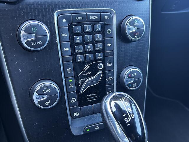 Volvo V40 1.5 T3 Polar+ Sport Automaat, Alarm, Panorama dak, Harman-Kardon Premium Audio, Trekhaak, Full led verlichting, Verwamde stoelen.