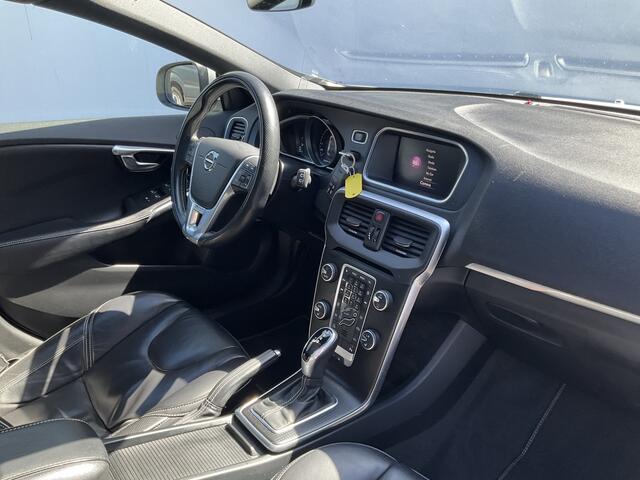 Volvo V40 2.0 D3 Business Sport Automaat Pano Nav/Cam Stoelverw Leer Orig.NL Voll.Onderhouden!