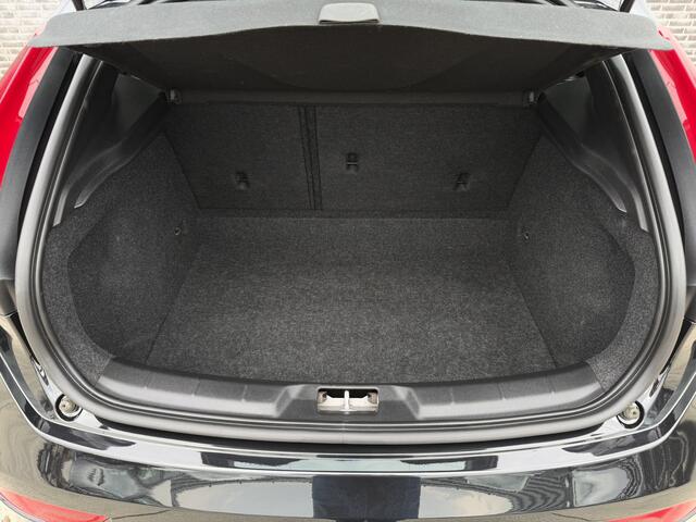 Volvo V40 1.5 T3 Dynamic Edition | Trekhaak | LED | Navi | Climate | Cruise | Stoelverwarming