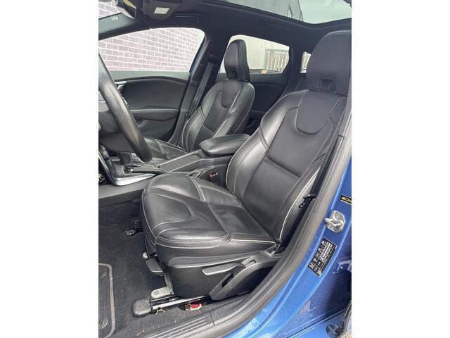 Volvo V40 1.5 T3 Polar+ Sport | R-Design | Parkeerverwarming | Panoramadak | Achteruitrijcamera | Parkeersensoren | Lederen Bekleding | Harman Kardon Audio | Stoelverwarming