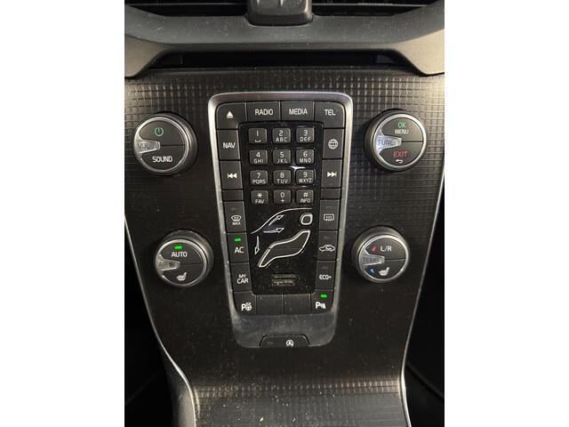 Volvo V40 1.5 T3 Polar+ Sport | R-Design | Parkeerverwarming | Panoramadak | Achteruitrijcamera | Parkeersensoren | Lederen Bekleding | Harman Kardon Audio | Stoelverwarming