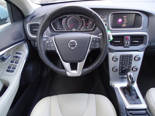 Volvo V40 1.5 T2 | Geartronic | Inscription | Trekhaak | Panoramadak