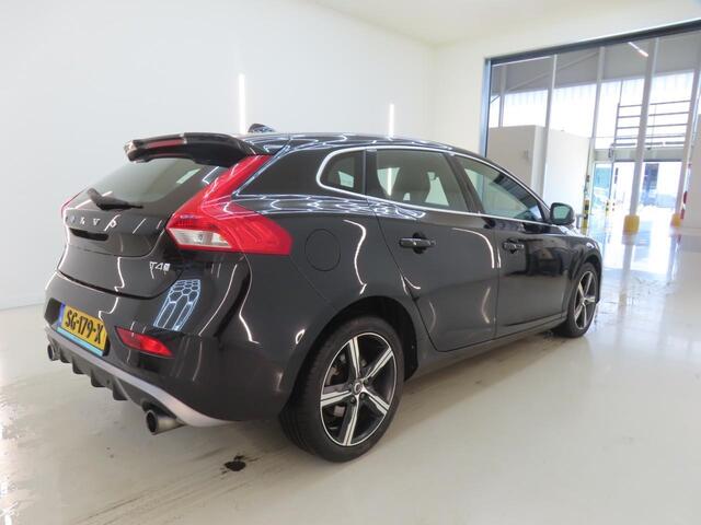 Volvo V40 2.0 T4 Business Sport | Automaat | Stoelverwarming | Parkeersensoren | High Performance Audio | Navigatie | Bluetooth | Cruise control | Climate control | Half lederen bekleding | Regensensor |