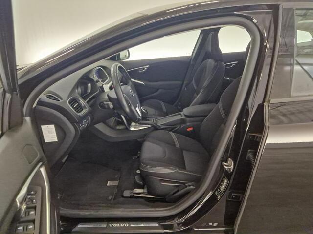 Volvo V40 1.5 T2 Polar+ | Automaat | Navigatie | Stoelverwarming | LED koplampen | Climate control | Volvo On Call | Bluetooth | Cruise control |