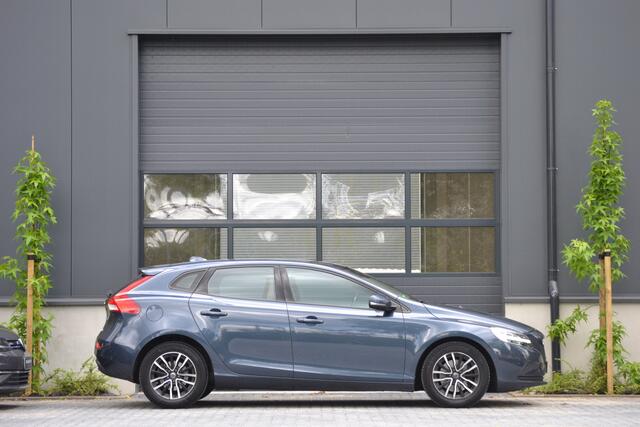 Volvo V40 2.0 T2 Momentum Cruise Control | Stoelverwarming | parkeersensoren