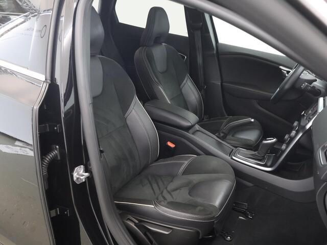 Volvo V40 1.5 T3 Polar+ Sport | Panoramadak | Navigatie | Parkeercamera | Climate Control | Cruise Control | Stoelverwarming | Keyless Entry/Go |
