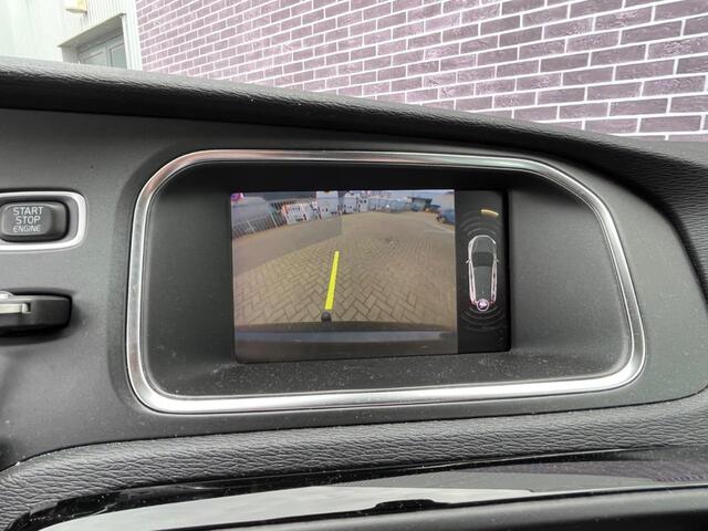 Volvo V40 T3 Automaat Dynamic Edition Luxury | Panoramadak | DAB+ radio | Harman Kardon audio | Parkeerverwarming | Parkeercamera | Trekhaak