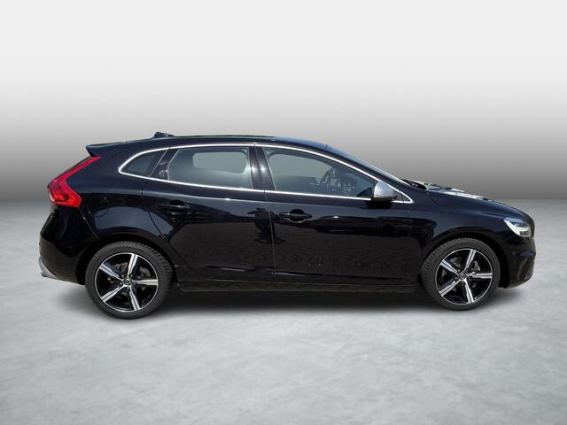 Volvo V40 2.0 T4 190PK Business Sport , Trekhaak, Half Leder, Navi, Clima, Cruise, LMV 17 Inch, All Season, PDC, Bluetooth, Stoelverwarming