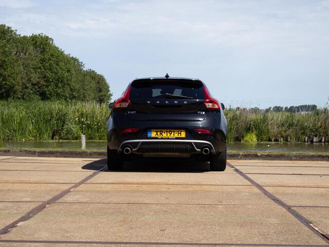 Volvo V40 1.5 T3 Polar+ Sport R-Design LED Pano 18"