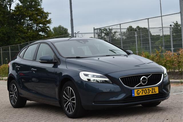 Volvo V40 1.5 T2 Polar+ | NL-Auto | Historie | Standkachel | Stoelverwarming | Nav | Sfeerverl. | Full LED | Zeer netjes