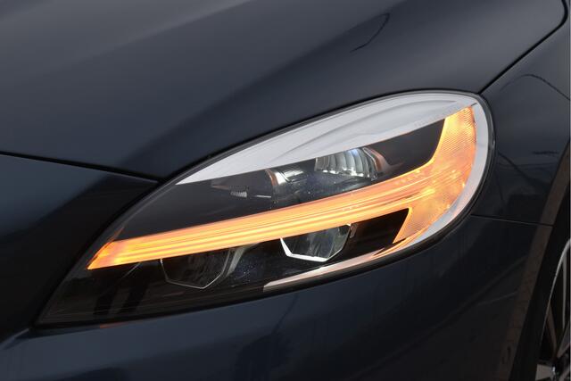 Volvo V40 1.5 T2 Polar+ | NL-Auto | Historie | Standkachel | Stoelverwarming | Nav | Sfeerverl. | Full LED | Zeer netjes