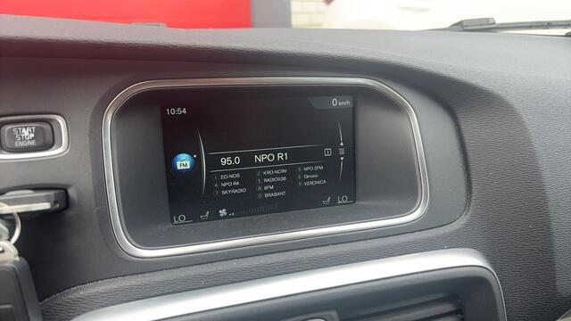 Volvo V40 2.0 T2 Nordic+ TREKHAAK / STANDKACHEL / FULL LED / STOELVERW / NAVI / CLIMA / PDC / BLUETOOTH / CRUISE / NL-AUTO