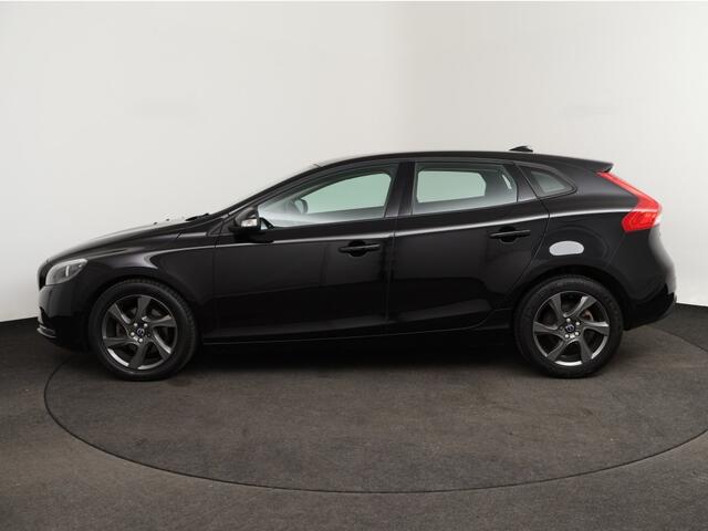 Volvo V40 2.0 T2 Momentum | 17 inch o Cruise o Parkeersensoren