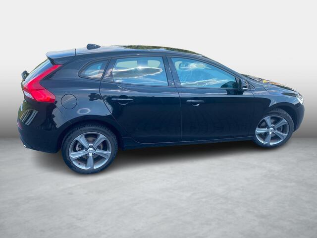 Volvo V40 2.0 T3 Nordic+ | Standkachel | Parkeersensoren | Led | 17" | Stoelverwarming | Verwarmbare Voorruit | High Performance Audio |