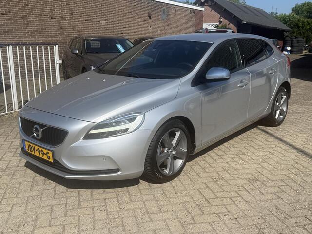 Volvo V40 2.0 T2 Momentum