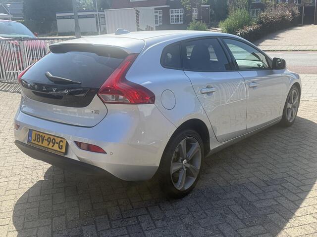 Volvo V40 2.0 T2 Momentum