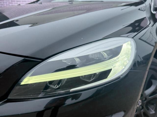 Volvo V40 1.5 T3 Polar+ Sport | Standkachel | Trekhaak | DAB | Panorama dak | Harman/Kardon | Keyless | Stoelverwarming | Camera |