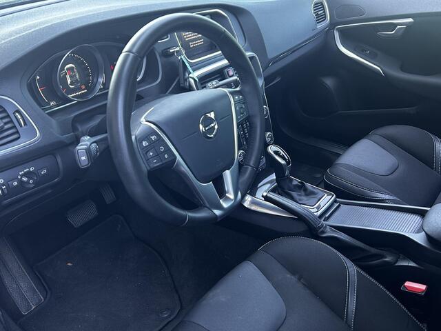 Volvo V40 1.5 T2 Polar+ Automaat, Verwarmde stoelen voor, Climate control, Cruise control, Full led, Navigatie, Bluetooth, HDD 1e eigenaar.