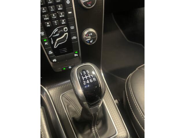 Volvo V40 2.0 T4 190pk BNS Sport R Design Trekhaak 1500kg/ Leer/ Stoelverw./ Pano/ Navi