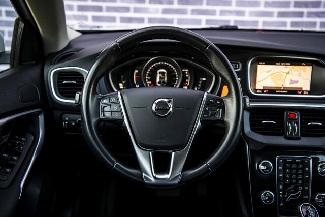 Volvo V40 1.5 T2 Polar+ | Automaat | Stoelverwarming | Navigatie | LED koplampen | Parkeersensoren Achter | Climate Control | Cruise Control | Volvo On Call | 16 inch velgen | Regensensor |