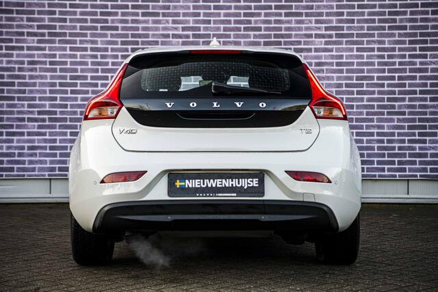 Volvo V40 1.5 T2 Polar+ | Automaat | Stoelverwarming | Navigatie | LED koplampen | Parkeersensoren Achter | Climate Control | Cruise Control | Volvo On Call | 16 inch velgen | Regensensor |