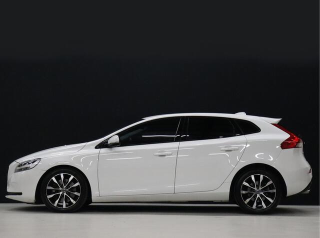 Volvo V40 1.5 T3 Dynamic Edition [CRUISE CONTROL, STOELVERWARMING, DIGITALE TELLER, BLUETOOTH, NAVIGATIE, CLIMATE, NIEUWSTAAT]