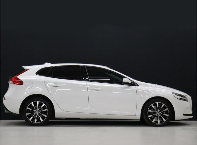 Volvo V40 1.5 T3 Dynamic Edition [CRUISE CONTROL, STOELVERWARMING, DIGITALE TELLER, BLUETOOTH, NAVIGATIE, CLIMATE, NIEUWSTAAT]