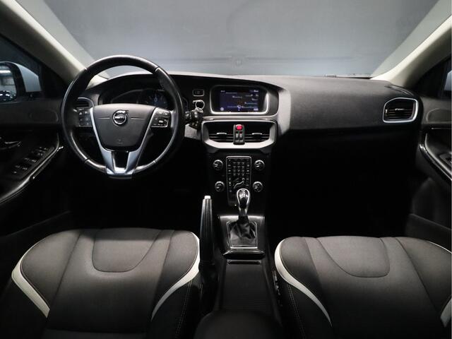 Volvo V40 1.5 T3 Dynamic Edition [CRUISE CONTROL, STOELVERWARMING, DIGITALE TELLER, BLUETOOTH, NAVIGATIE, CLIMATE, NIEUWSTAAT]