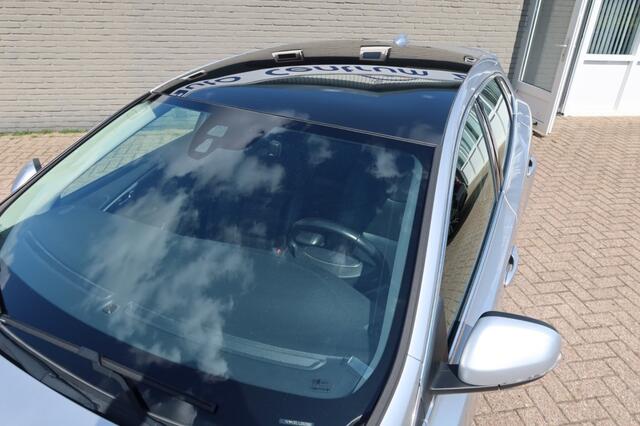 Volvo V40 2.0 T3 NORDIC+ , NAVI , CAMERA, PANO, LED