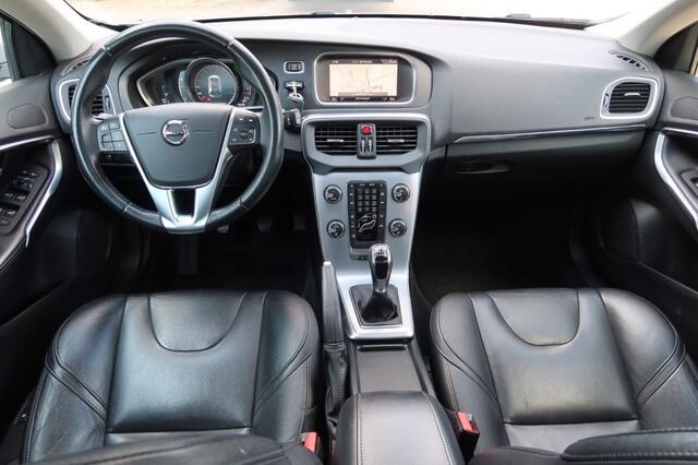 Volvo V40 2.0 T3 NORDIC+ , NAVI , CAMERA, PANO, LED
