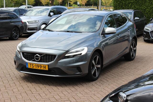 Volvo V40 2.0 D2 Inscription R-Design / Camera / Leder&Alcantara / Keyless / 17'' / Dodehoek / Getint glas / Stoelverwarming / Cruise Control