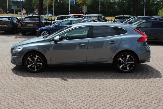 Volvo V40 2.0 D2 Inscription R-Design / Camera / Leder&Alcantara / Keyless / 17'' / Dodehoek / Getint glas / Stoelverwarming / Cruise Control