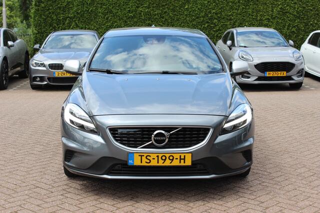 Volvo V40 2.0 D2 Inscription R-Design / Camera / Leder&Alcantara / Keyless / 17'' / Dodehoek / Getint glas / Stoelverwarming / Cruise Control