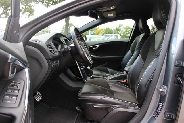 Volvo V40 2.0 D2 Inscription R-Design / Camera / Leder&Alcantara / Keyless / 17'' / Dodehoek / Getint glas / Stoelverwarming / Cruise Control