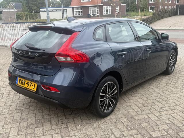 Volvo V40 2.0 T2 Momentum
