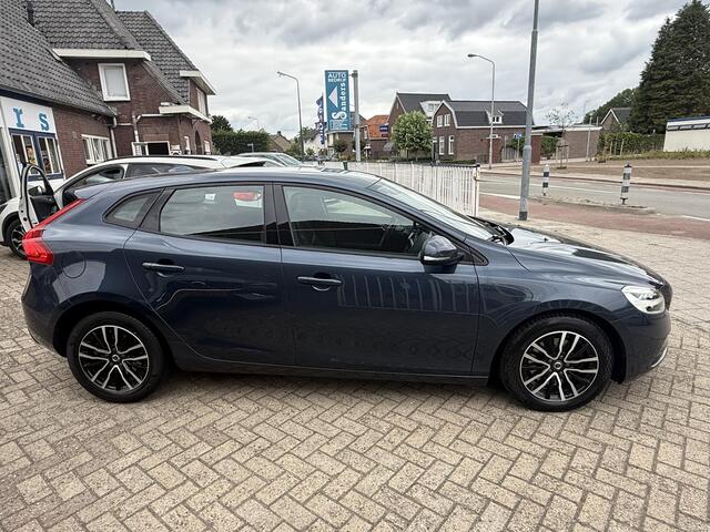 Volvo V40 2.0 T2 Momentum
