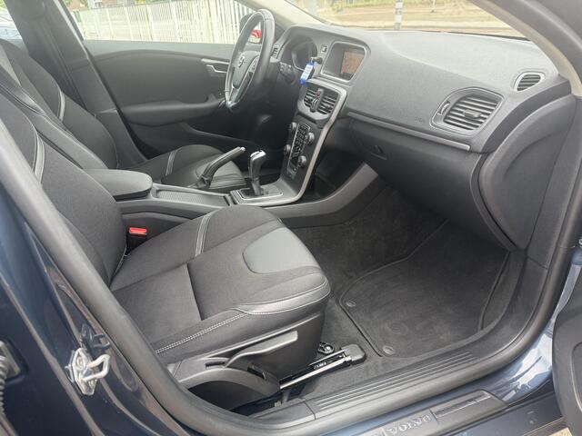Volvo V40 2.0 T2 Momentum
