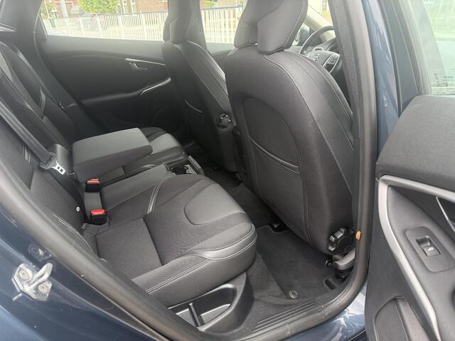 Volvo V40 2.0 T2 Momentum