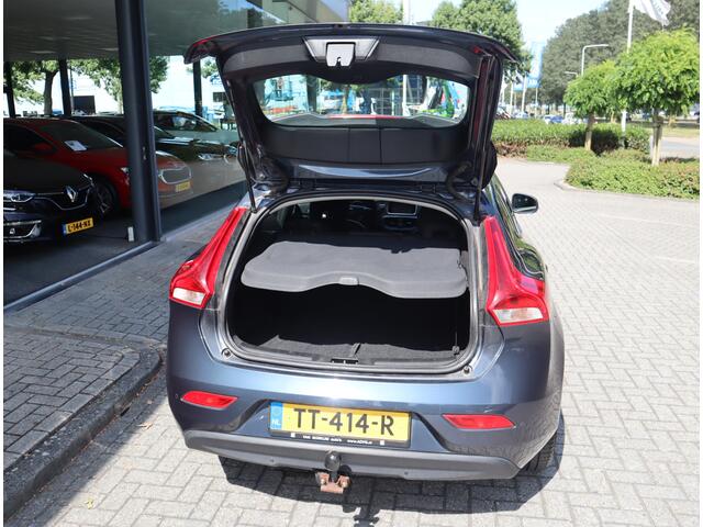 Volvo V40 2.0 T2 Momentum Navi /Stoelverw / Trekhaak / Climate / Handgesch Goed onderhouden