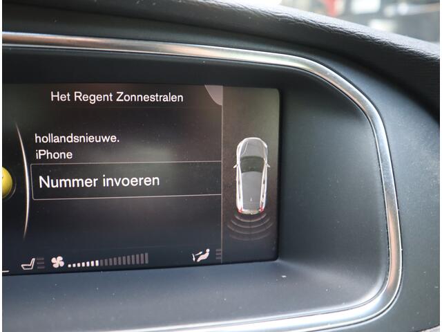 Volvo V40 2.0 T2 Momentum Navi /Stoelverw / Trekhaak / Climate / Handgesch Goed onderhouden