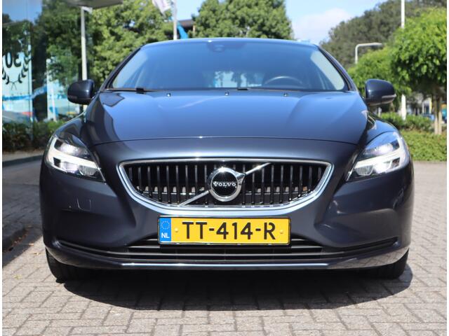 Volvo V40 2.0 T2 Momentum Navi /Stoelverw / Trekhaak / Climate / Handgesch Goed onderhouden
