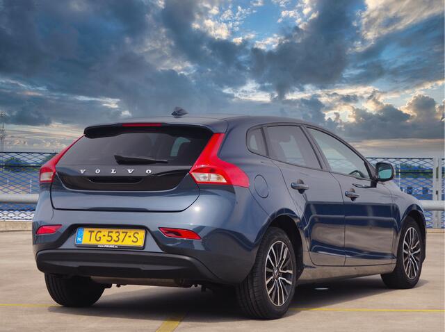 Volvo V40 1.5 T2 Edition+ - HARMAN KARDON - PANORAMA