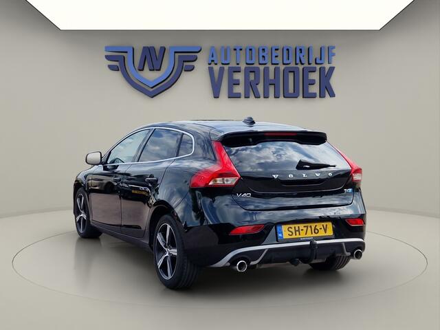 Volvo V40 2.0 T4 R-Design 190 PK Panodak - Trekhaak - NL Auto - Leer